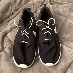 Nike Roche Runs Mens Size 13